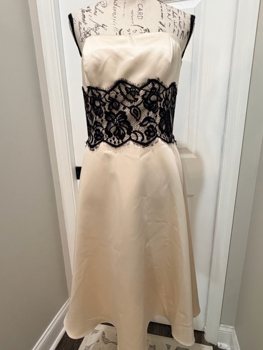 White House Black Market Strapless Satin Lace Dress Cream Black - Picture 3 of 9